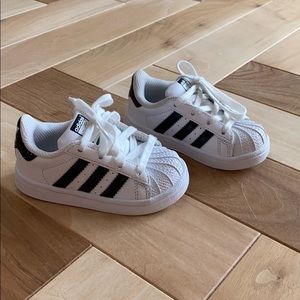 Toddler adidas superstar 6